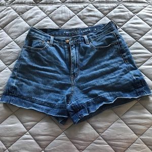 American Eagle Mom Short